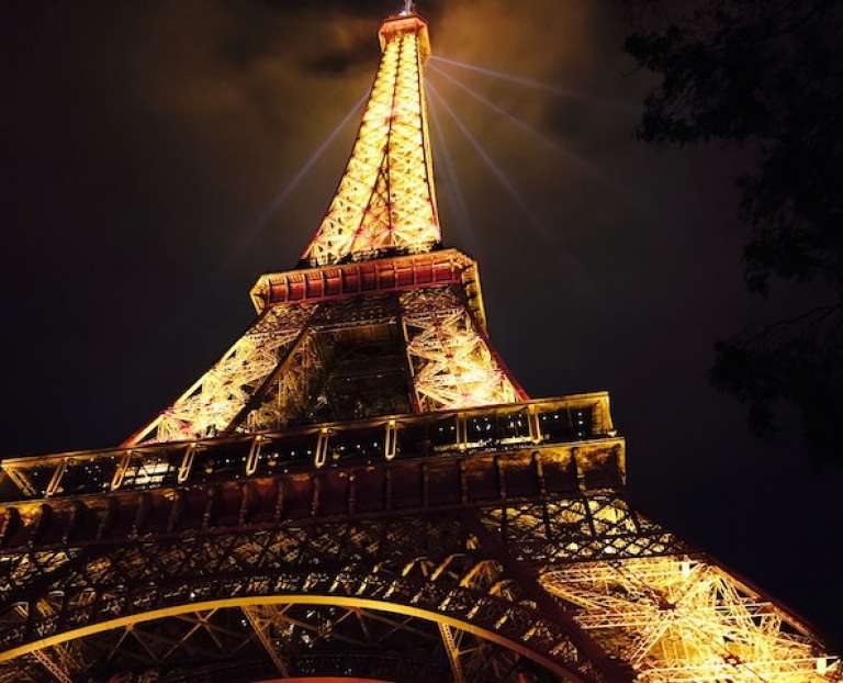 torre Eiffel: Preparándose para la DORA con Spitz Poulle Kannan