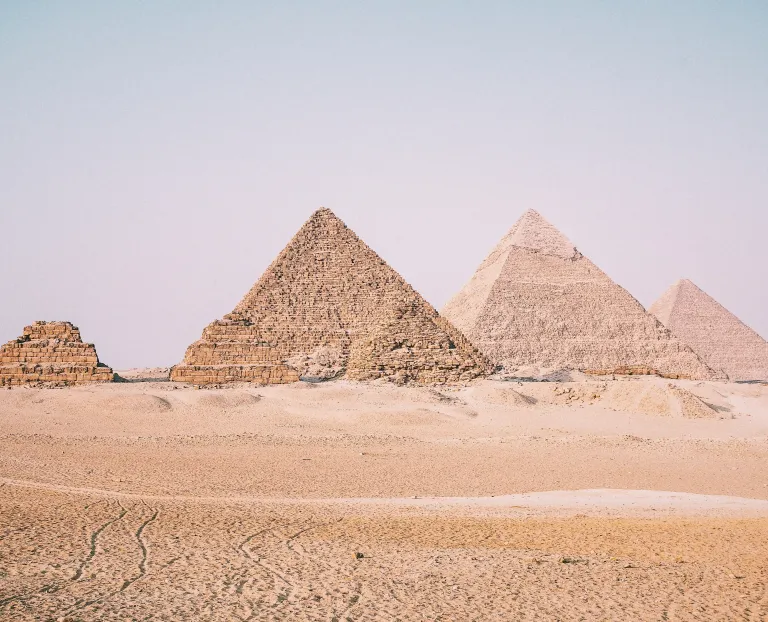 The great pyramids of Giza -- Fire in Cairo: Egypt's foreign cash crisis